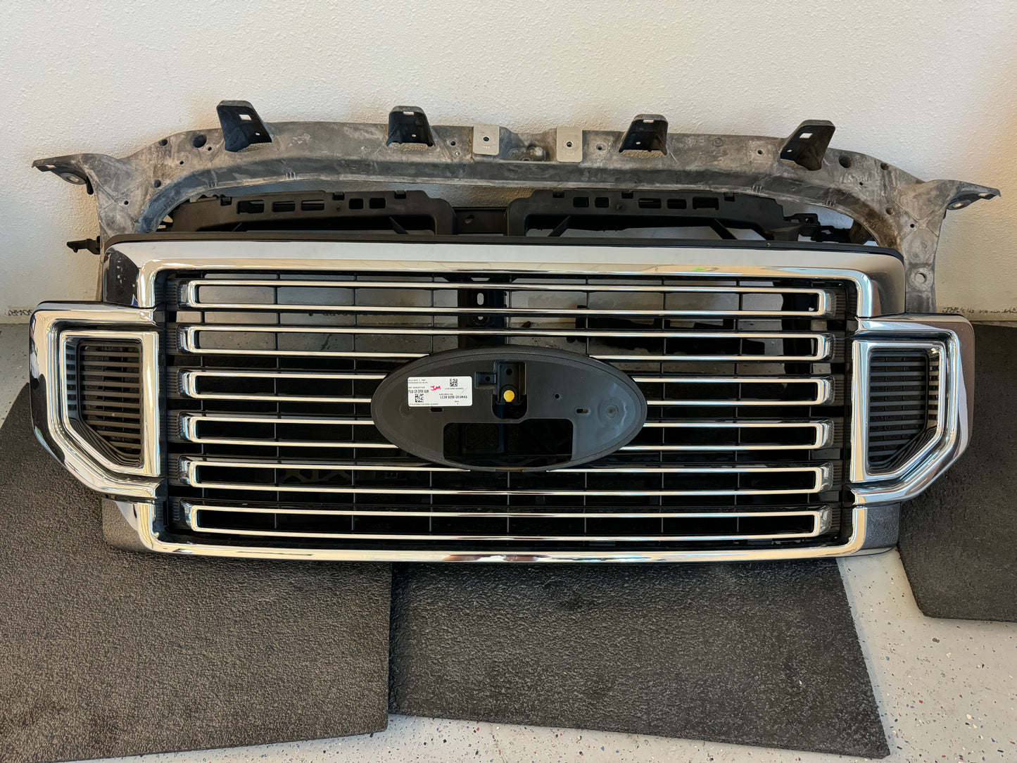 OEM 2020-2022 Ford Super Duty Grille